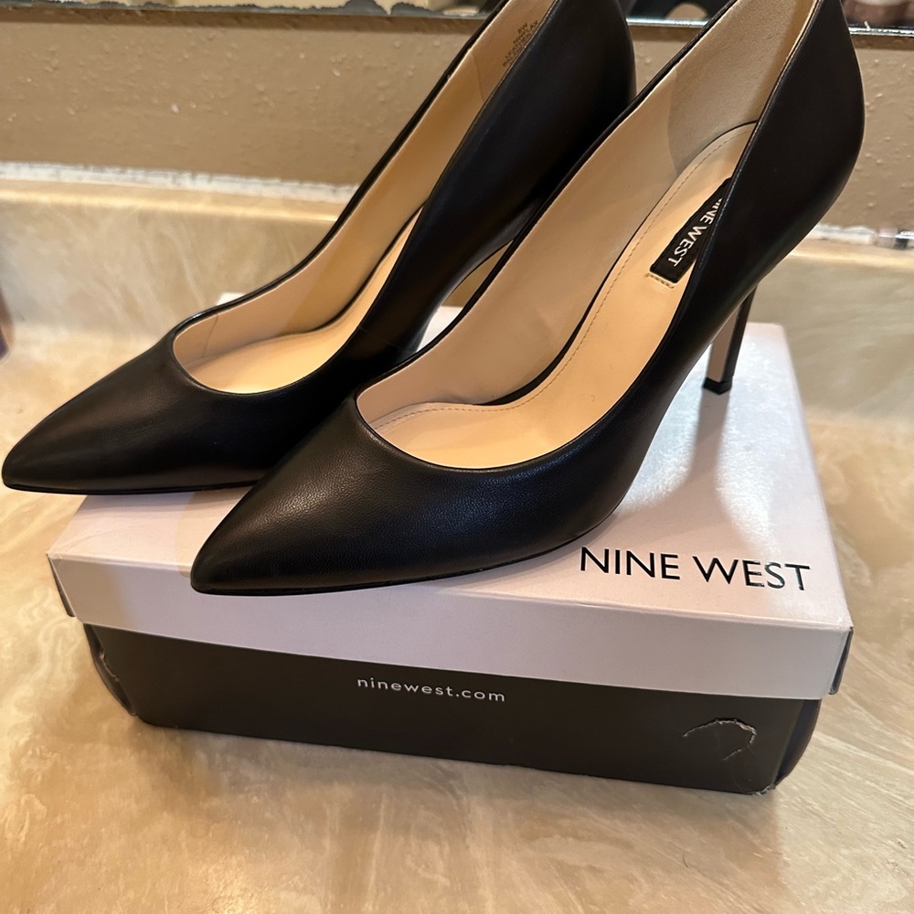 Nine West Black Pointed Toe Heels